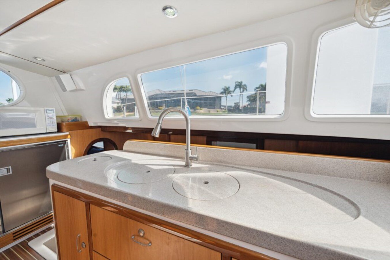 2005-dolphin-46-d77a91