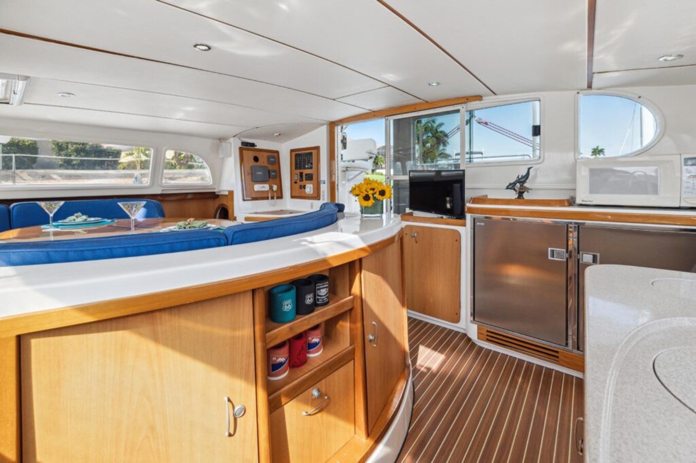 2005-dolphin-46-d77a91