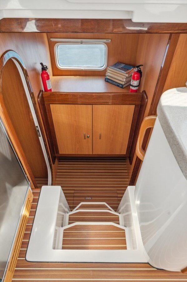 2005-dolphin-46-d77a91