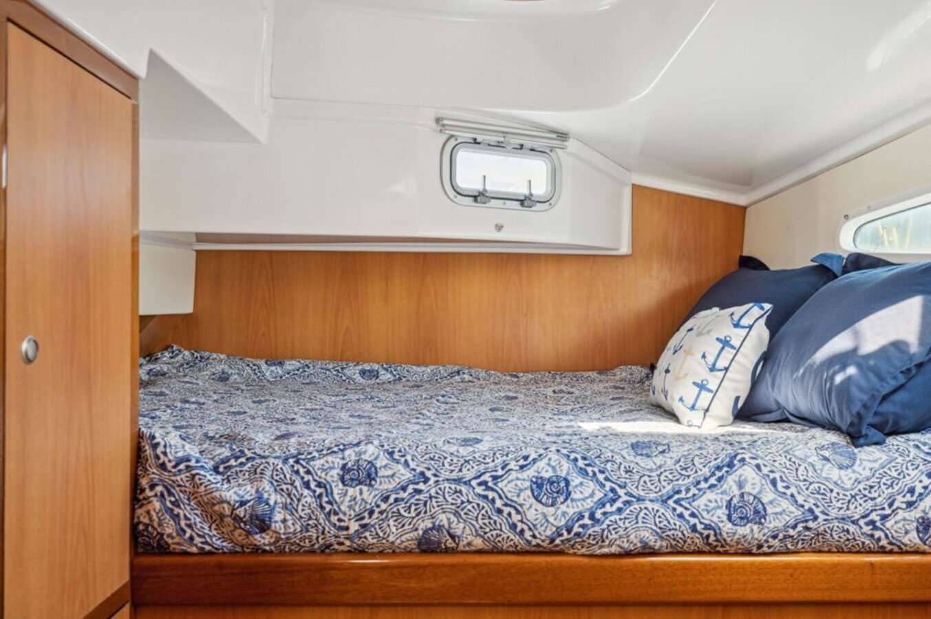 2005-dolphin-46-d77a91