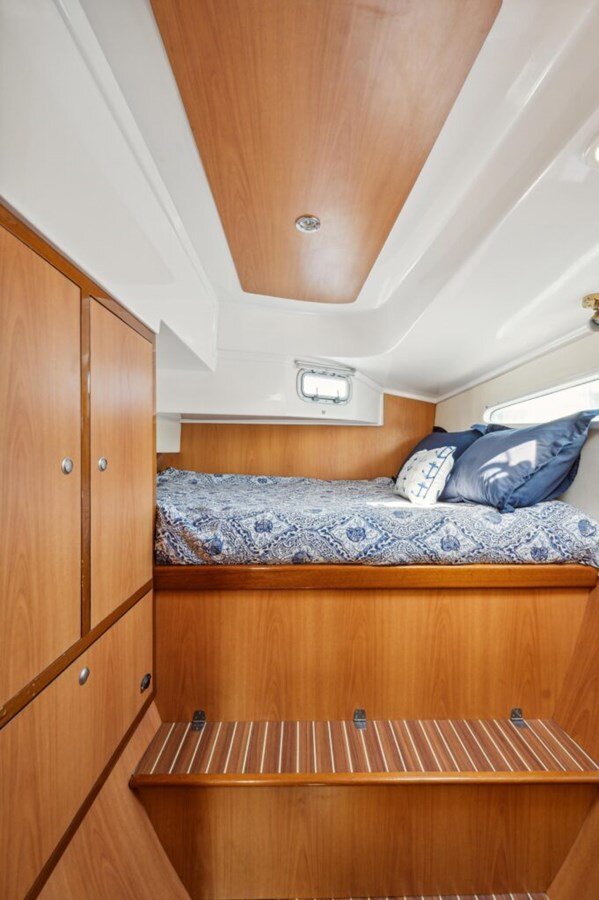 2005-dolphin-46-d77a91