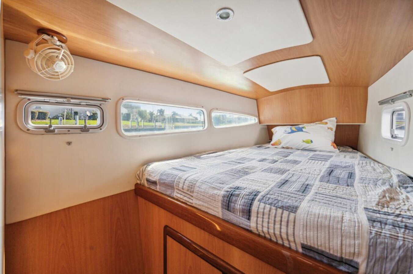 2005-dolphin-46-d77a91