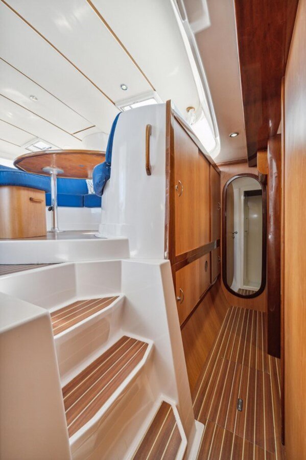 2005-dolphin-46-d77a91