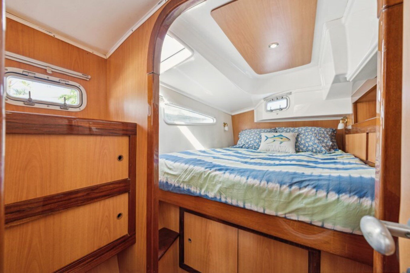 2005-dolphin-46-d77a91