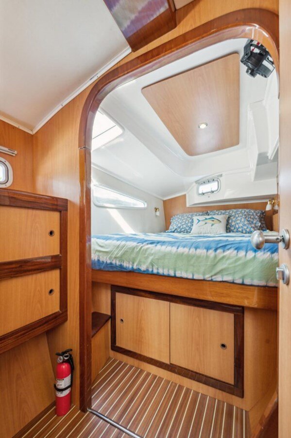 2005-dolphin-46-d77a91