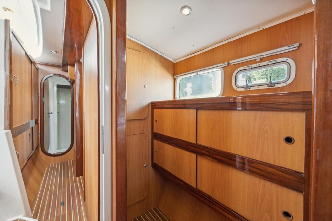 2005-dolphin-46-d77a91