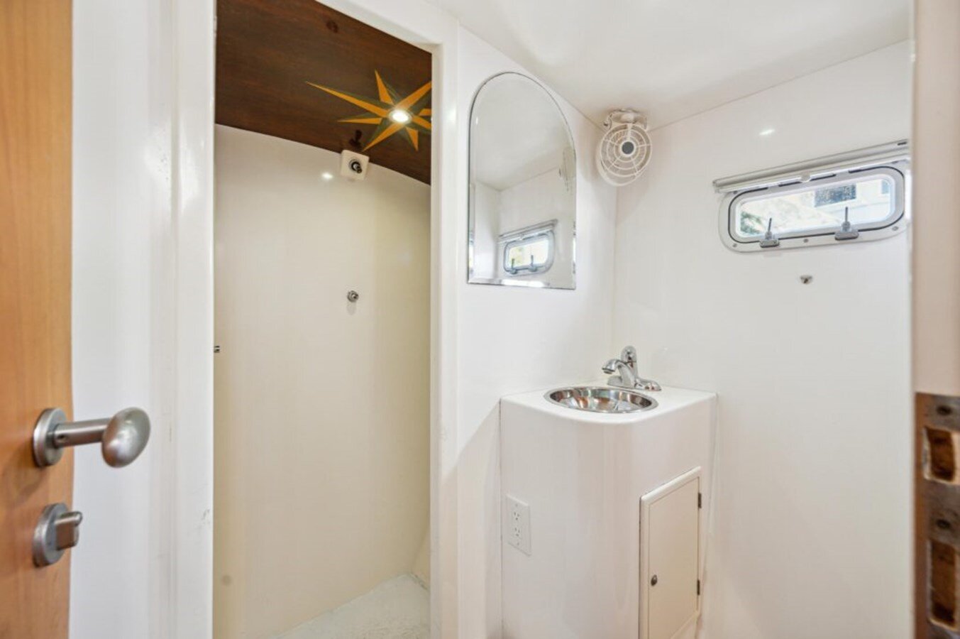 2005-dolphin-46-d77a91