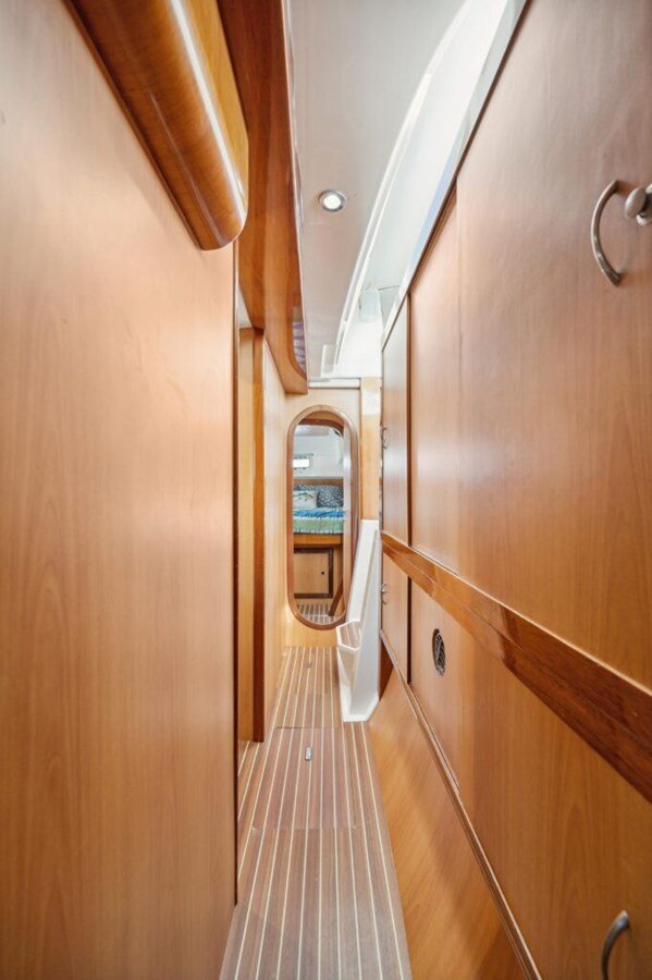 2005-dolphin-46-d77a91