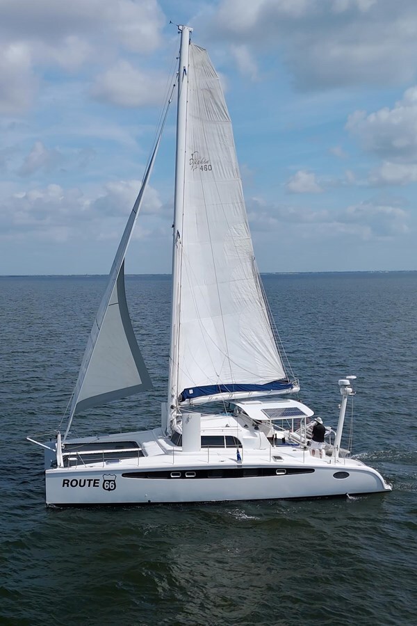 2005-dolphin-46-ce6e67