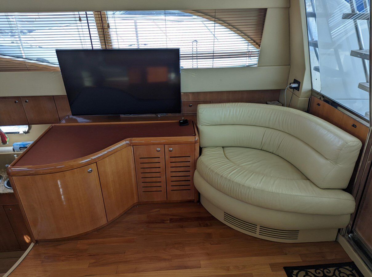 2005-ferretti-yachts-59-071339