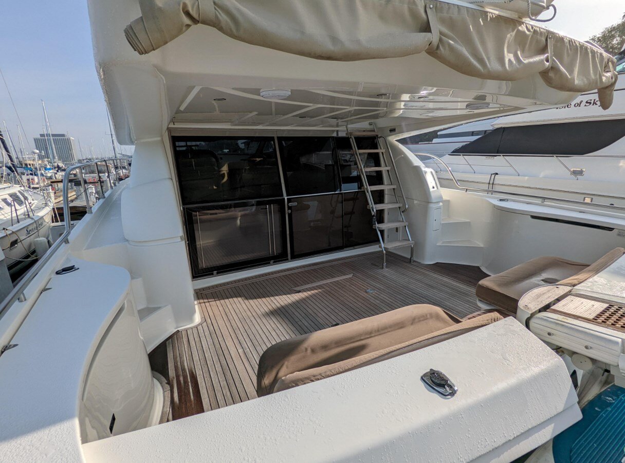 2005-ferretti-yachts-59-071339