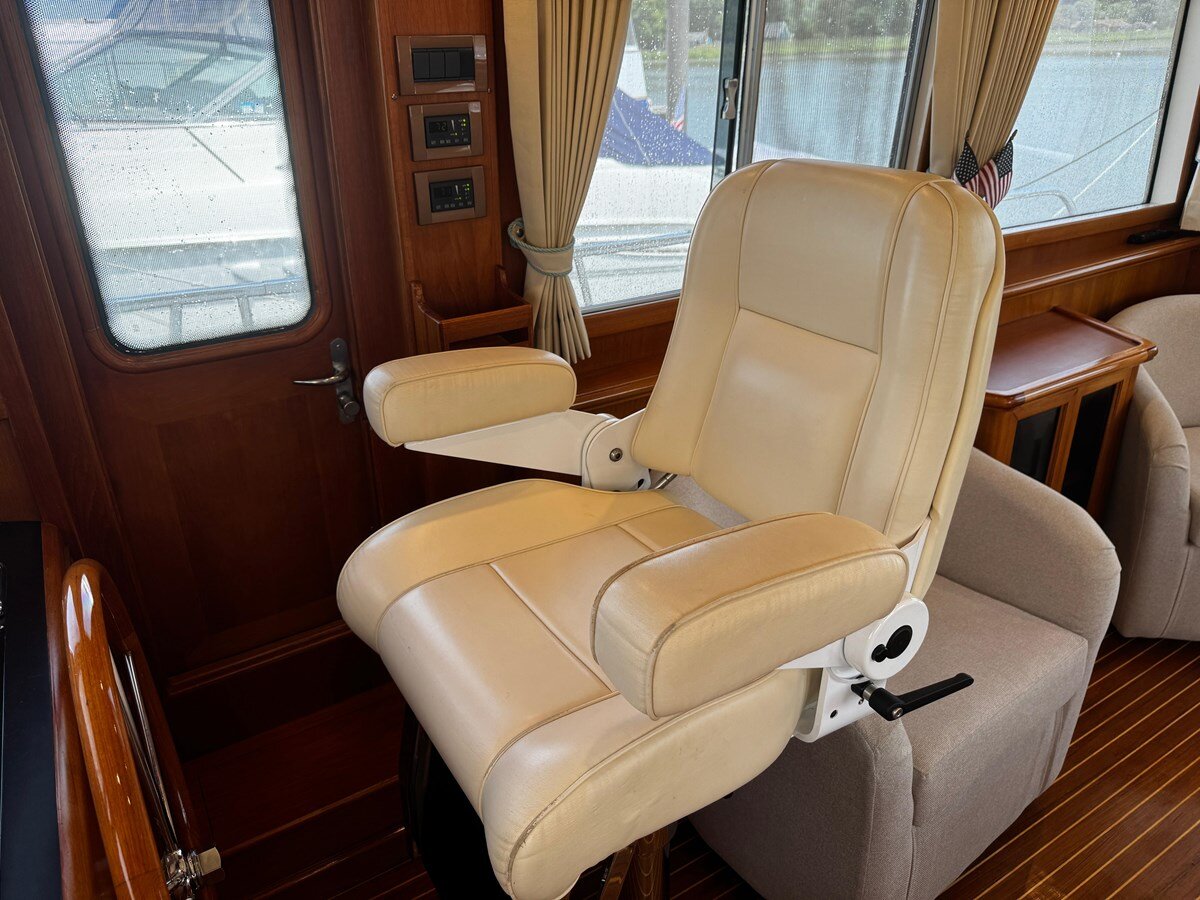 2005-grand-banks-47-4-3d1a49