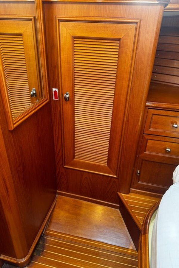 2005-grand-banks-47-4-3d1a49