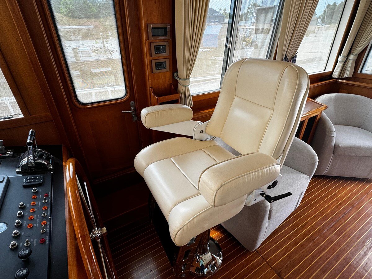 2005-grand-banks-47-4-3d1a49