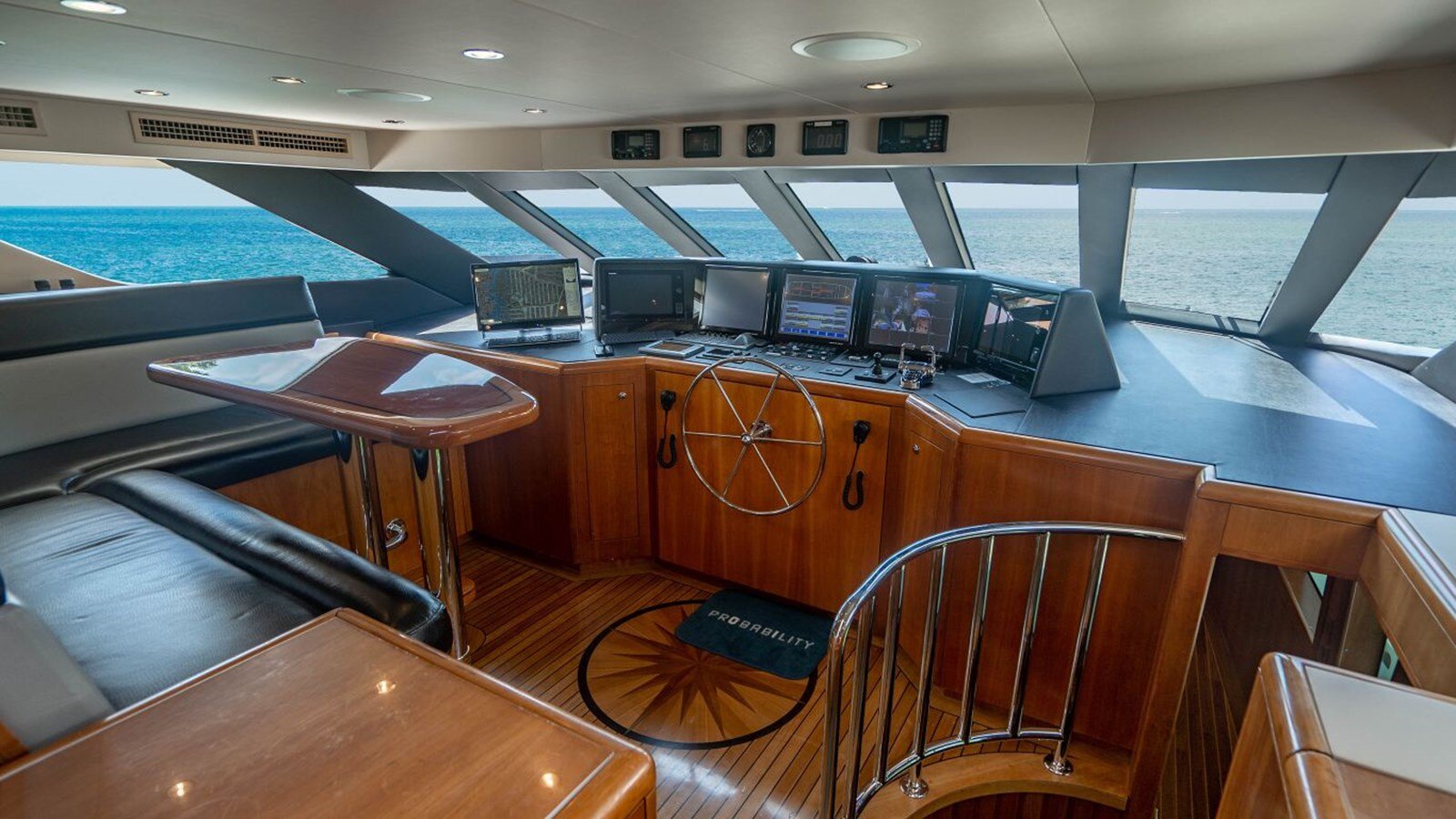 2005-hatteras-100-fe4021