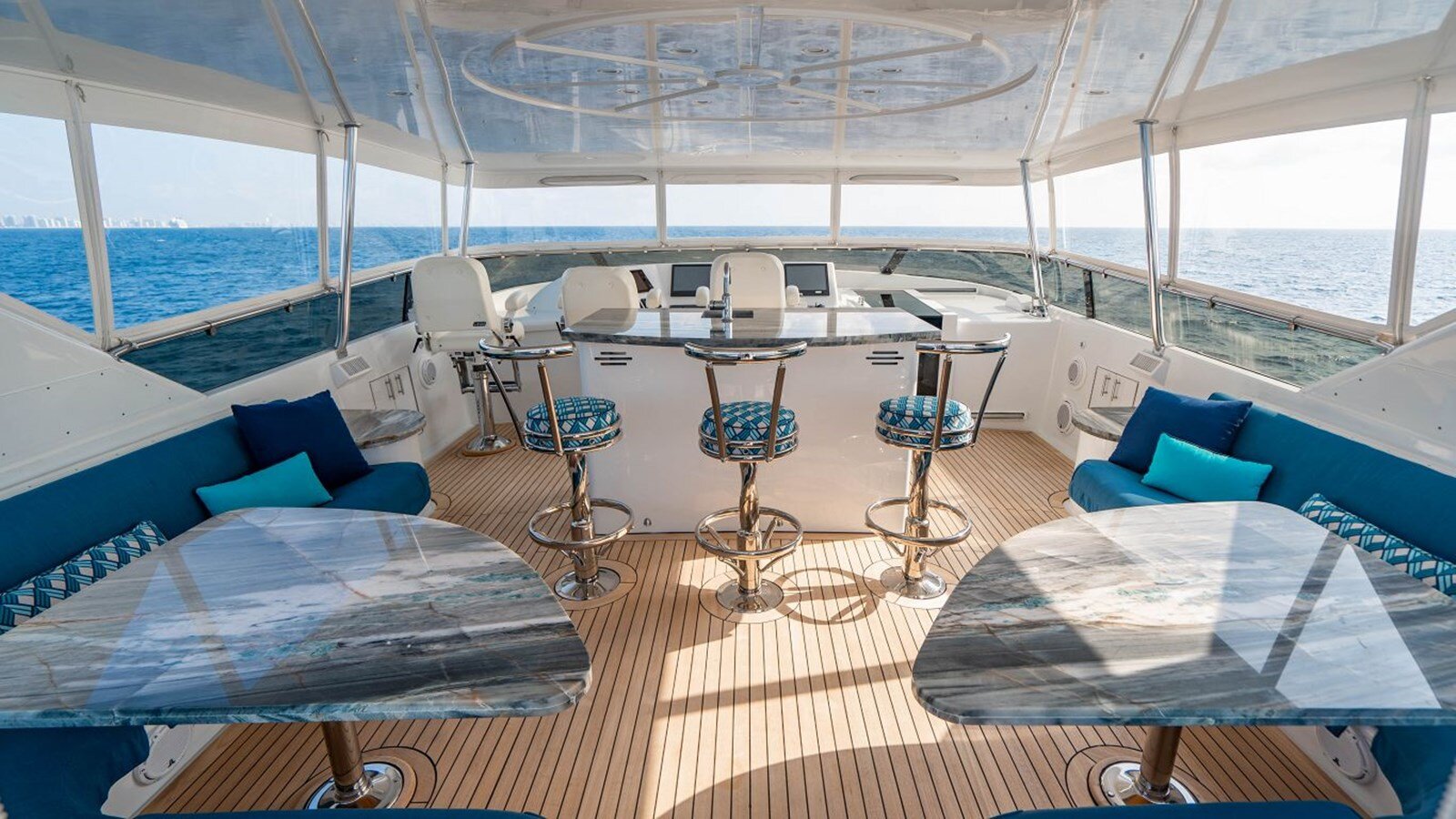 2005-hatteras-100-fe4021