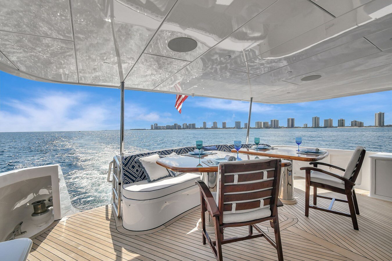 2005-hatteras-100-fcff5f