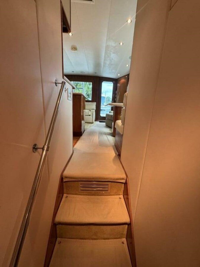 2005-hatteras-50-7174c7