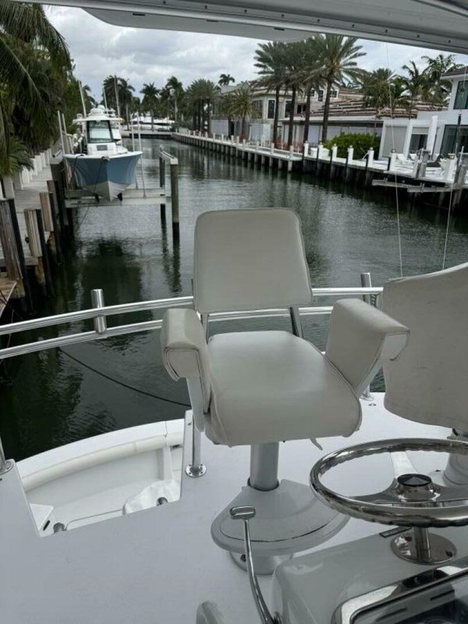 2005-hatteras-50-7174c7