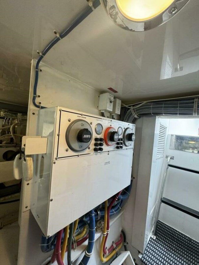 2005-hatteras-50-7174c7