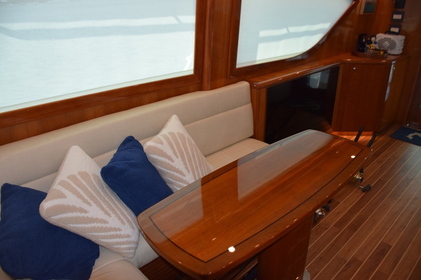 2005-hatteras-60-1-18f64c