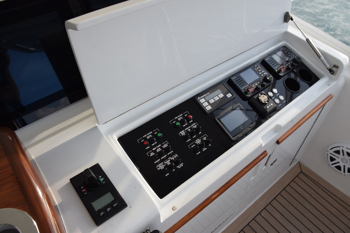 2005-hatteras-60-1-18f64c