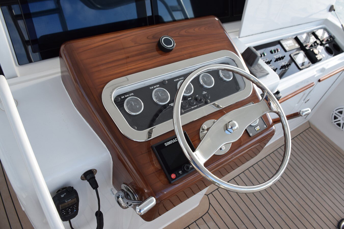 2005-hatteras-60-1-18f64c