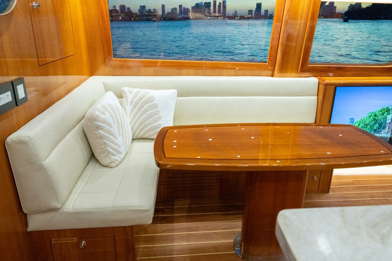 2005-hatteras-60-2-b24807