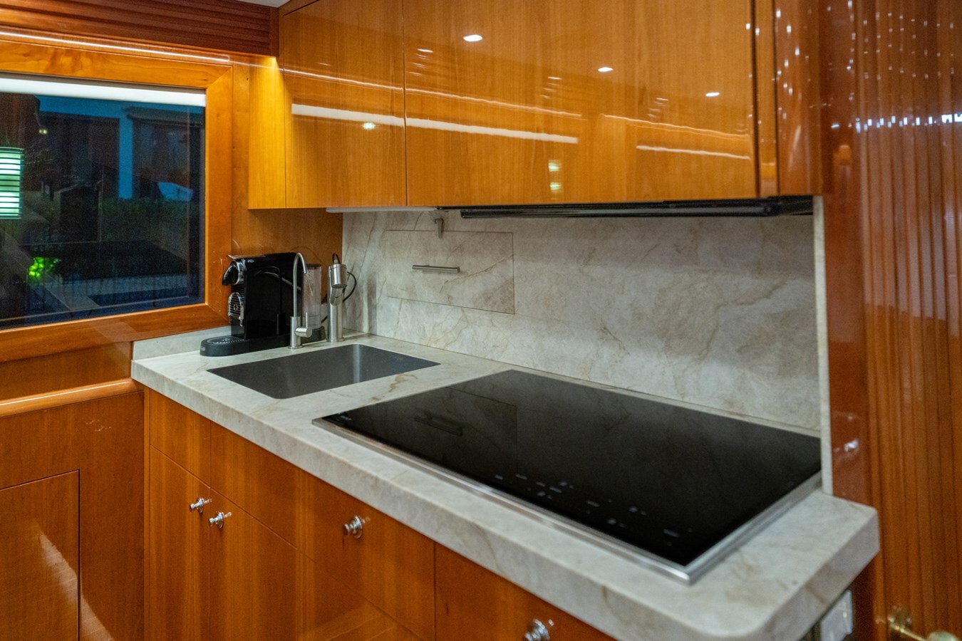 2005-hatteras-60-2-b24807