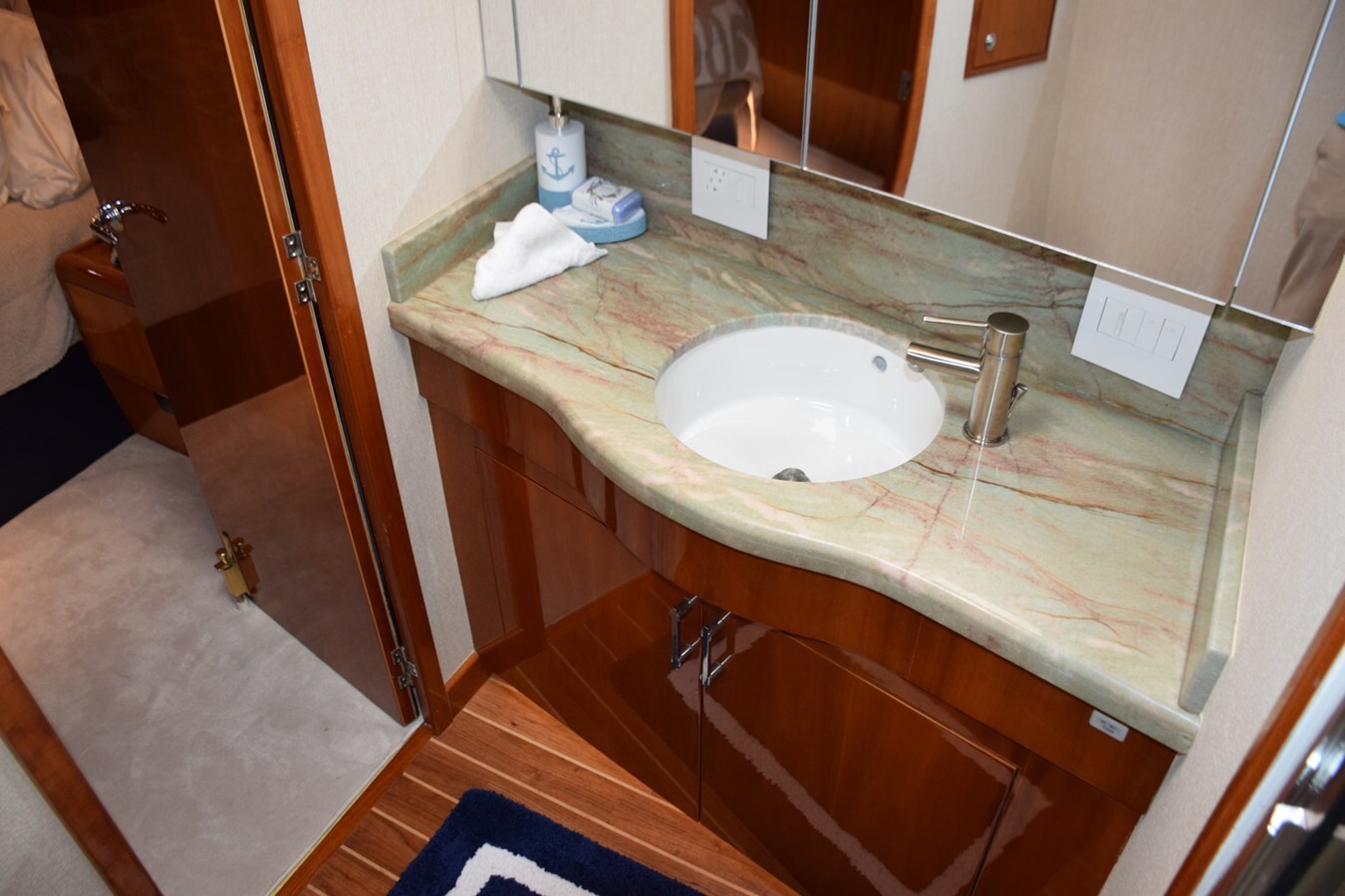 2005-hatteras-60-2-b24807