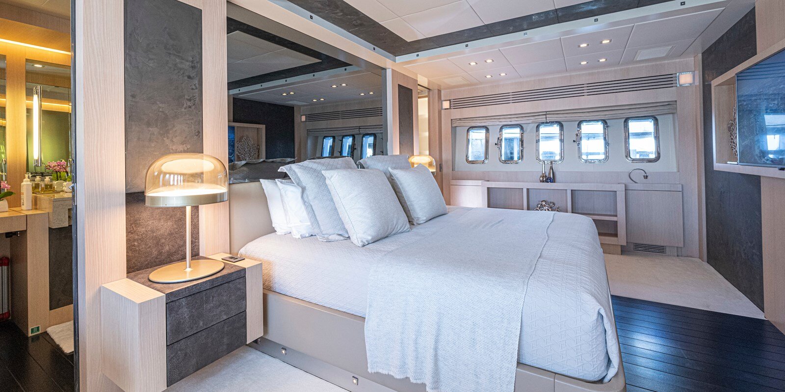 2005-mangusta-108-73f85a