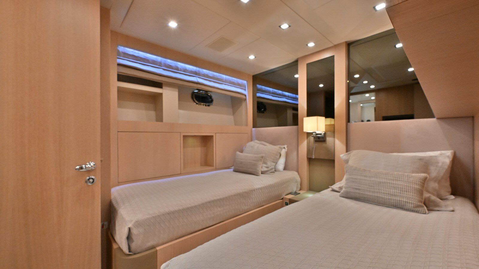 2005-mangusta-108-73f85a