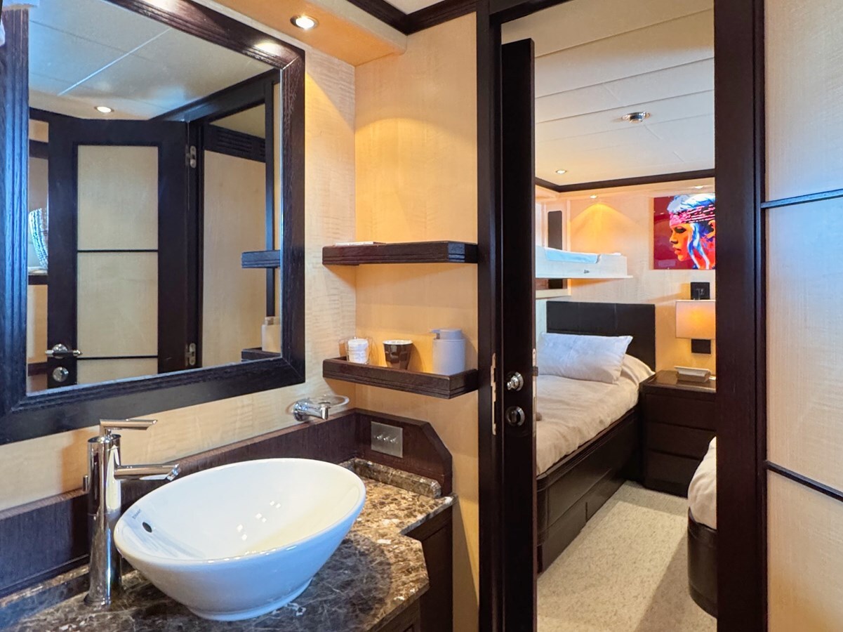 2005-mangusta-75-2-4c9aa4