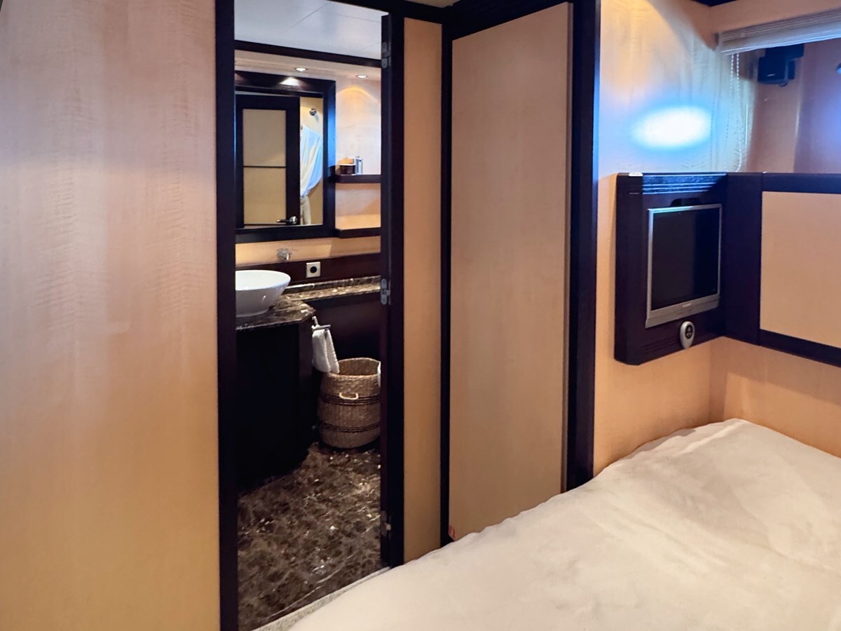 2005-mangusta-75-2-4c9aa4