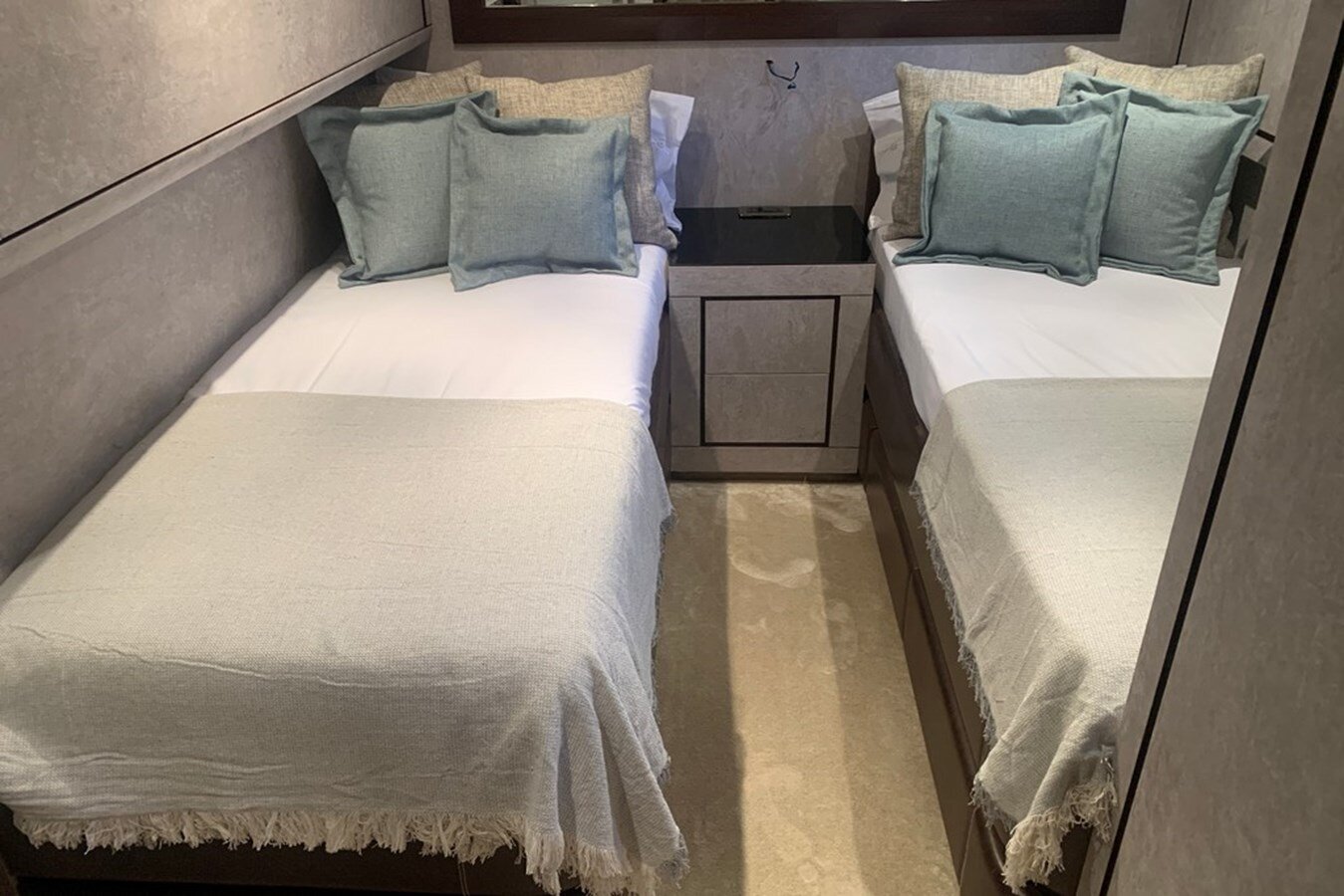 2005-mangusta-92-11-74741b