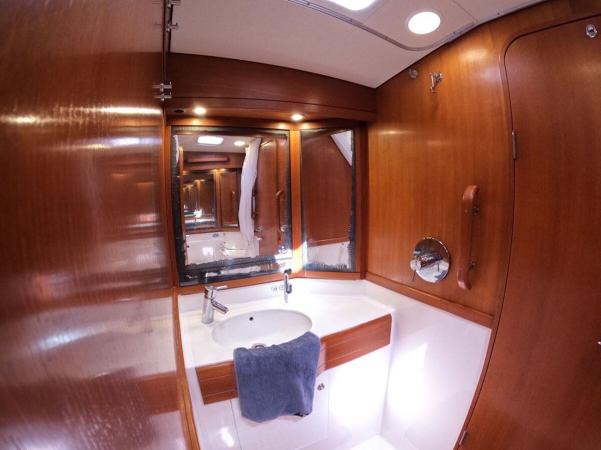 2005-nautor-swan-54-1-f2985a