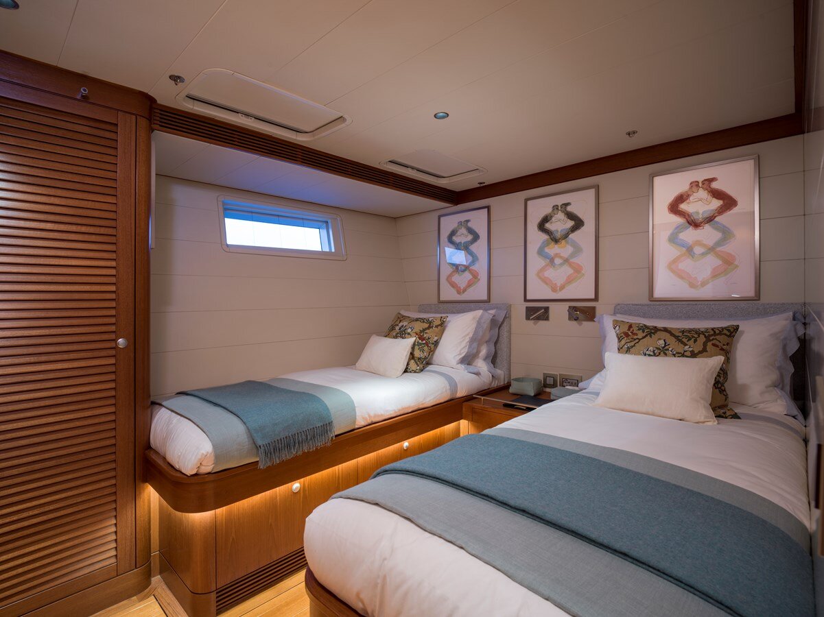 2005 NAUTOR SWAN 99' 2