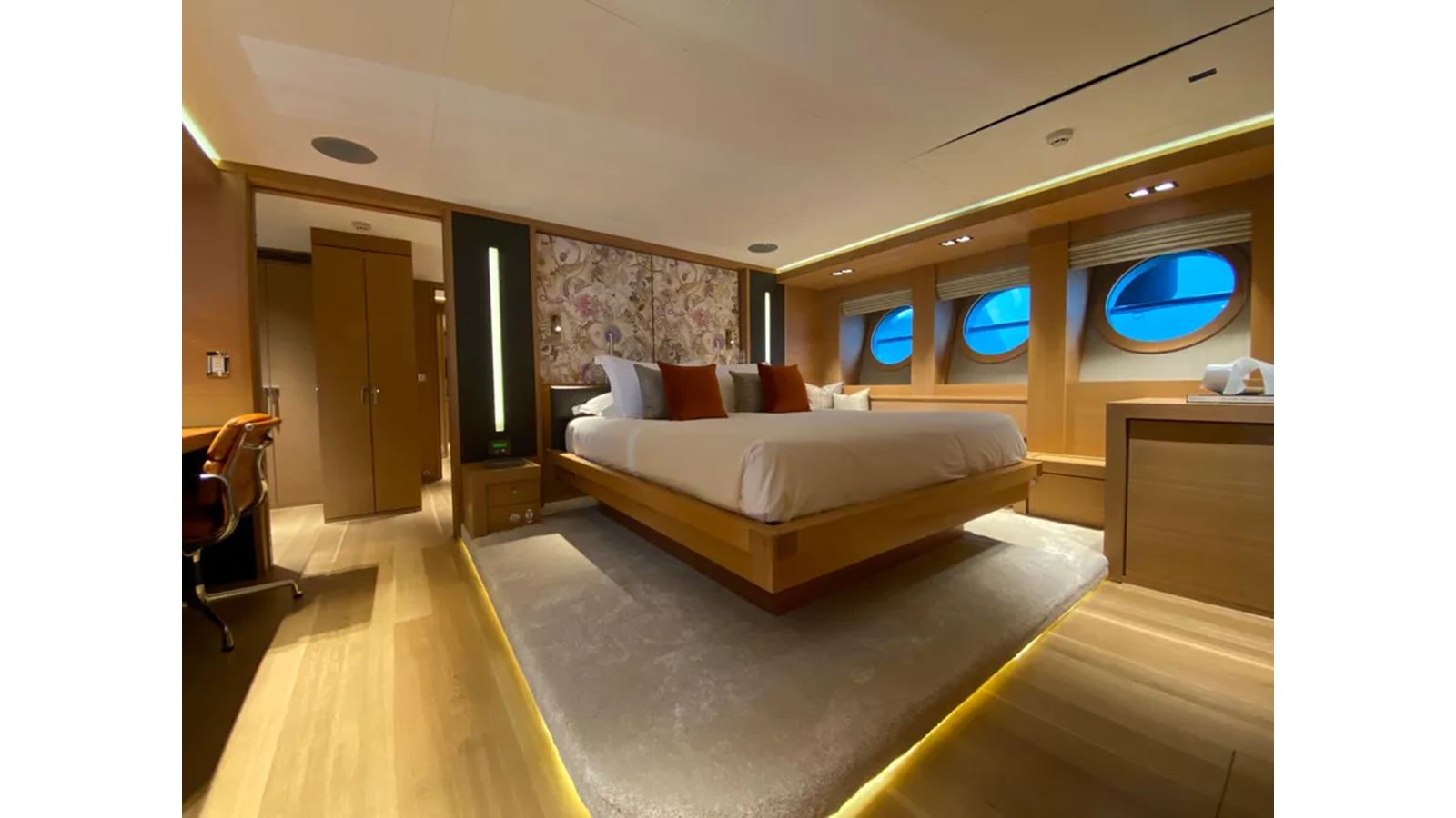 2005-palmer-johnson-120-1-65a914