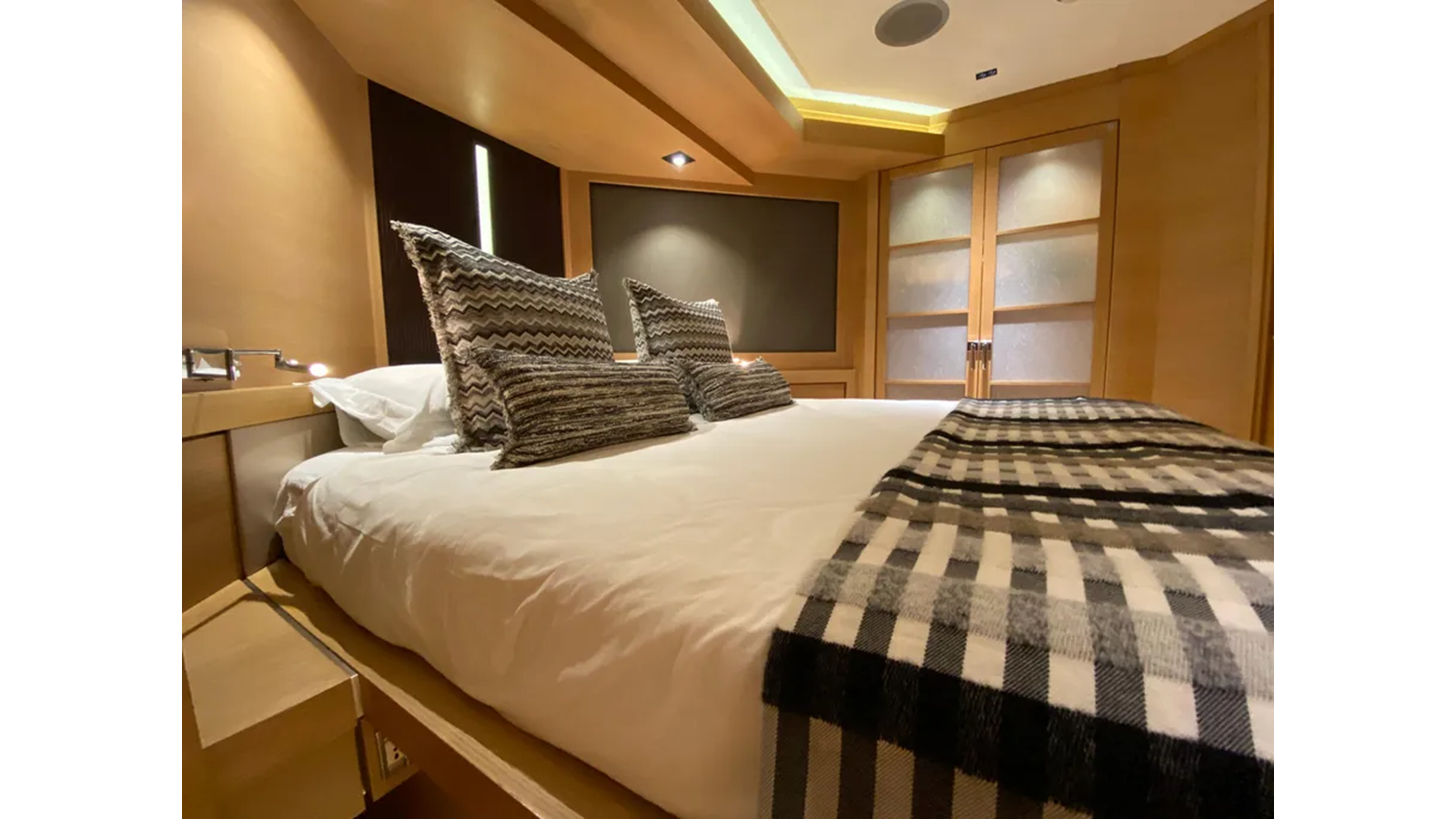 2005-palmer-johnson-120-1-65a914