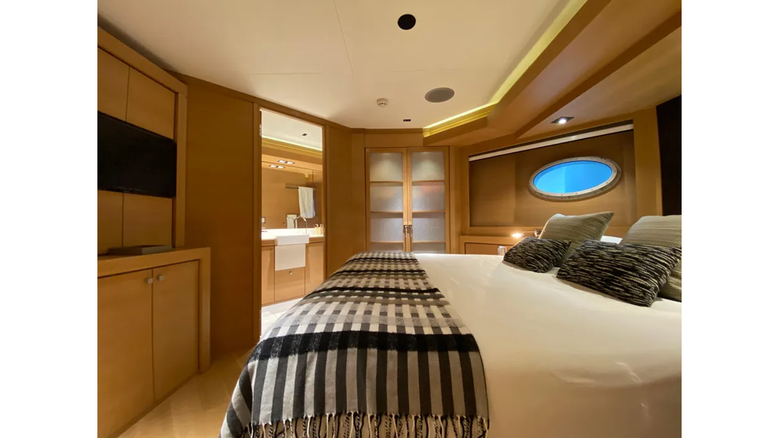 2005-palmer-johnson-120-1-65a914