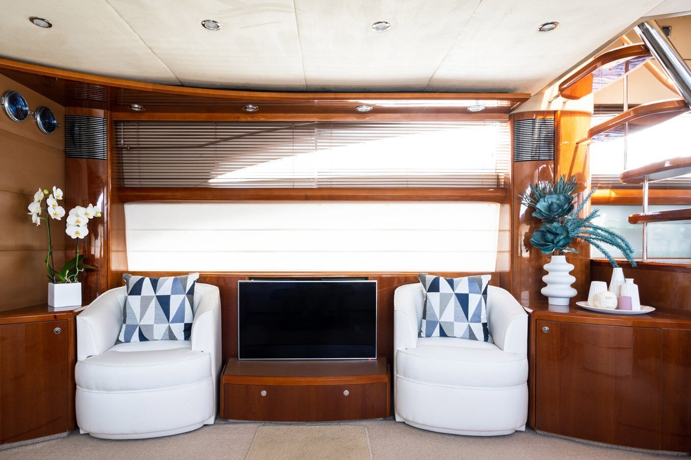 2005 PRINCESS YACHTS 72' 1