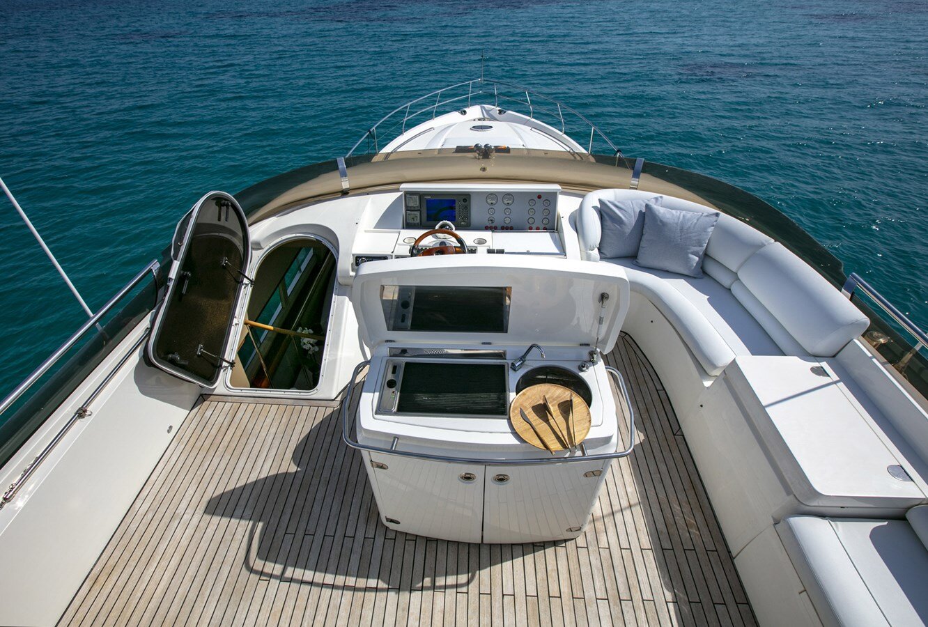 2005 PRINCESS YACHTS 72' 1