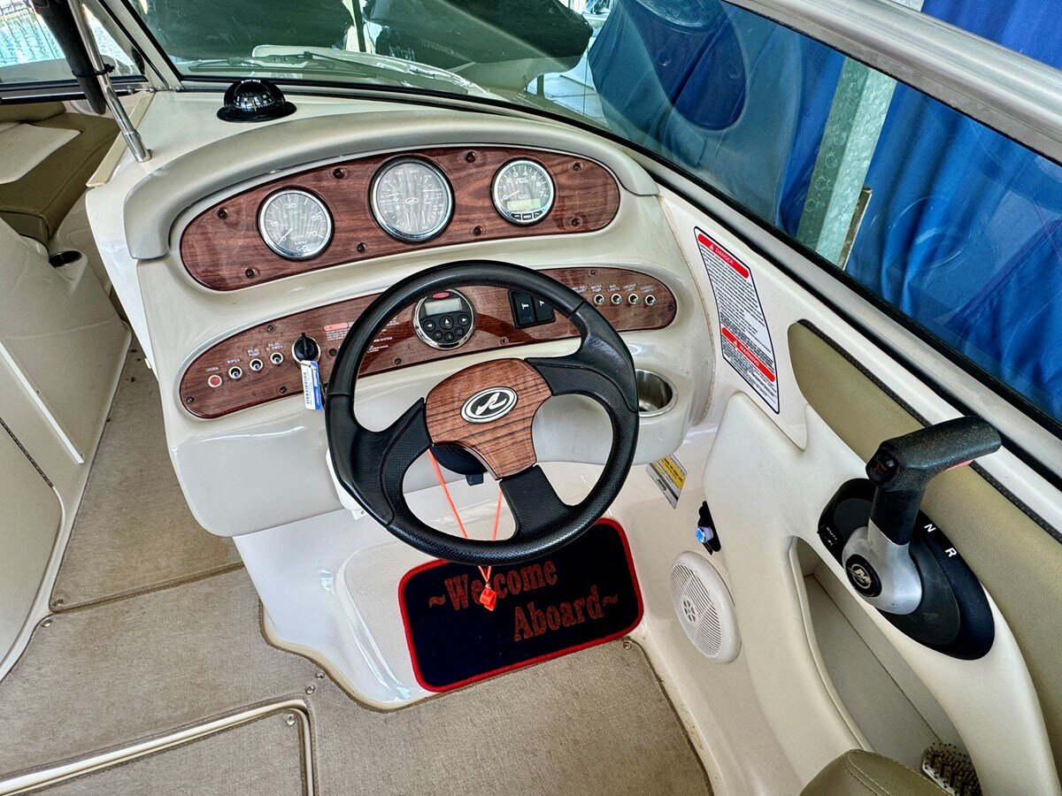 2005-sea-ray-26-4-551995