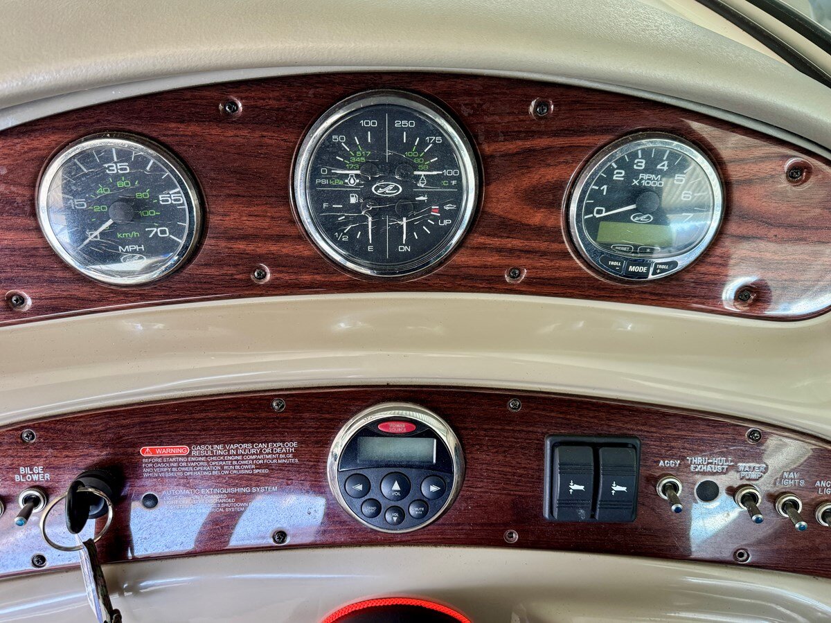 2005-sea-ray-26-4-551995