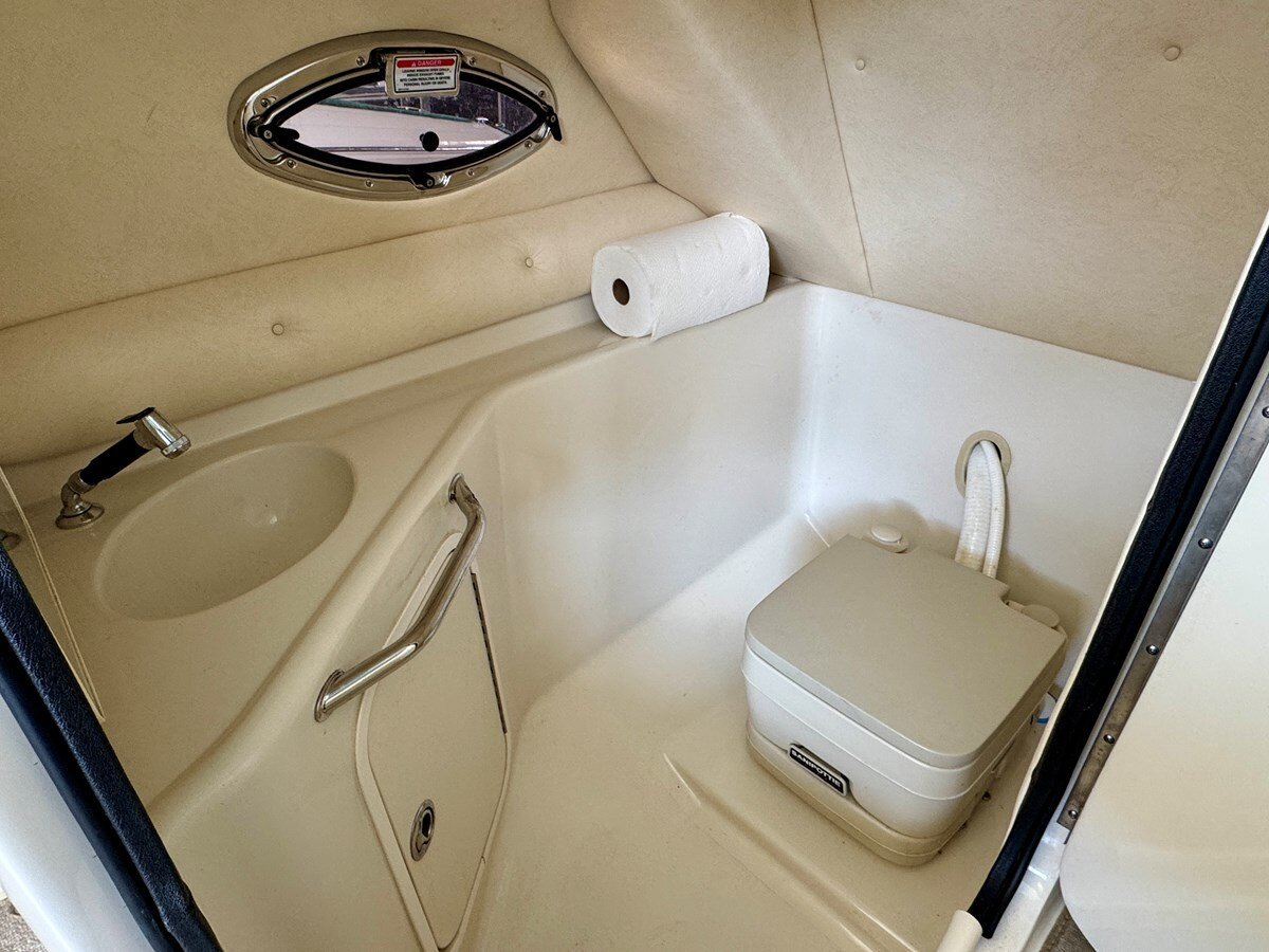 2005-sea-ray-26-4-551995