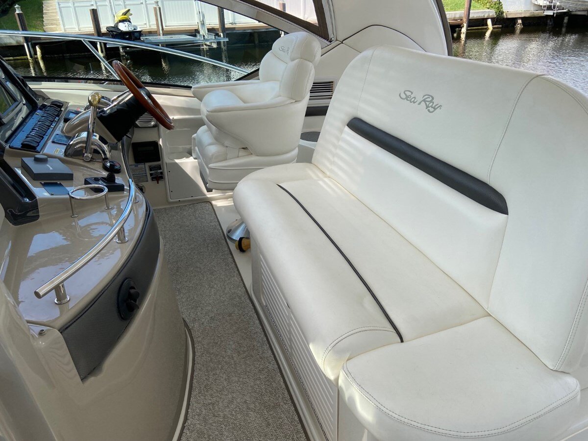 2005-sea-ray-42-1-382c38