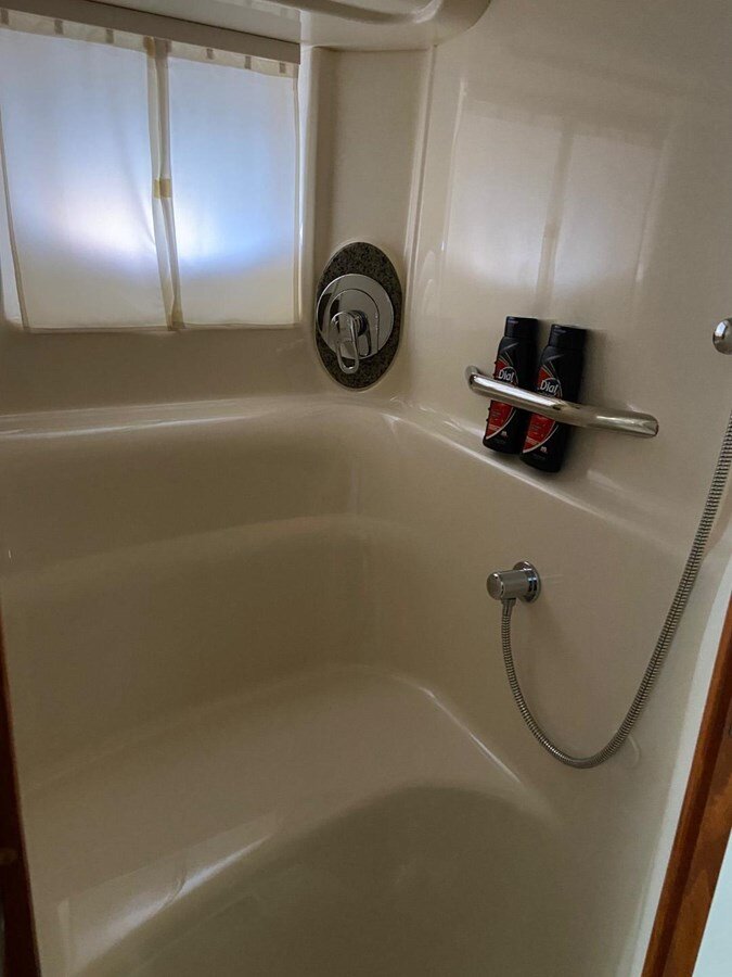 2005-sea-ray-42-1-382c38