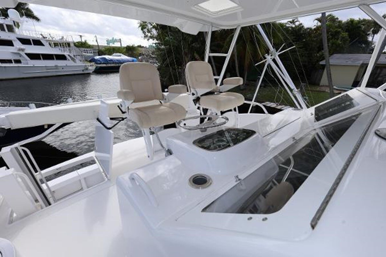 2005-viking-52-8-d618ad