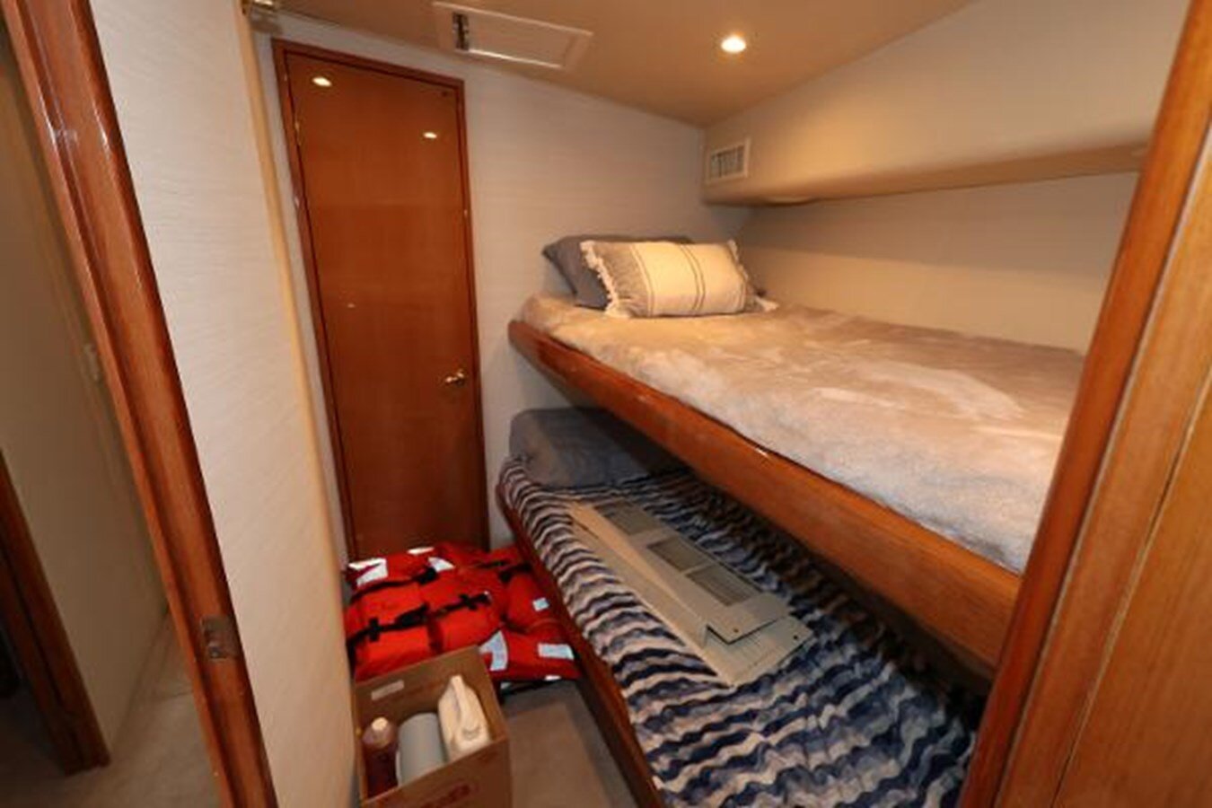 2005-viking-52-8-d618ad