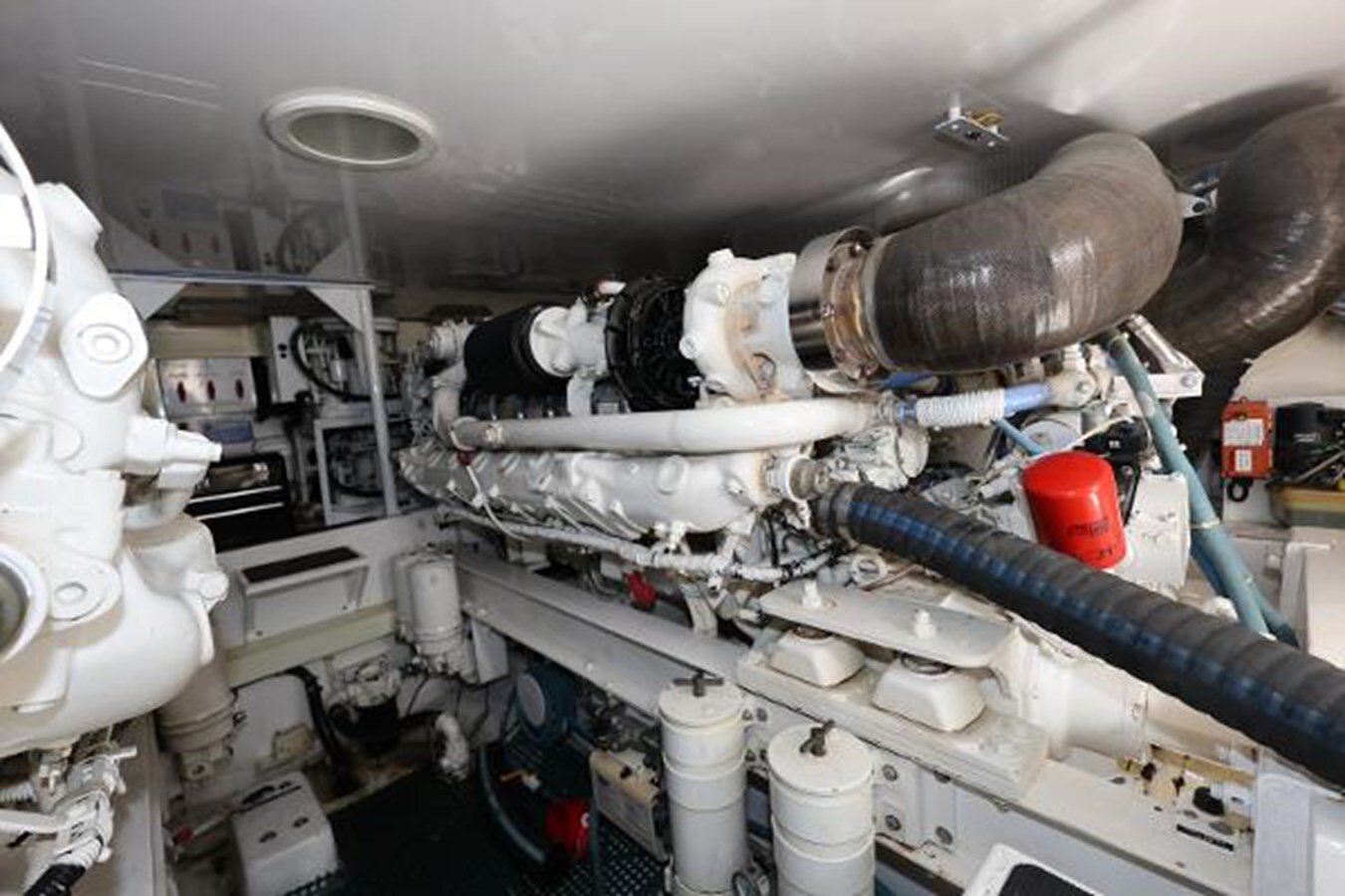 2005-viking-52-8-d618ad